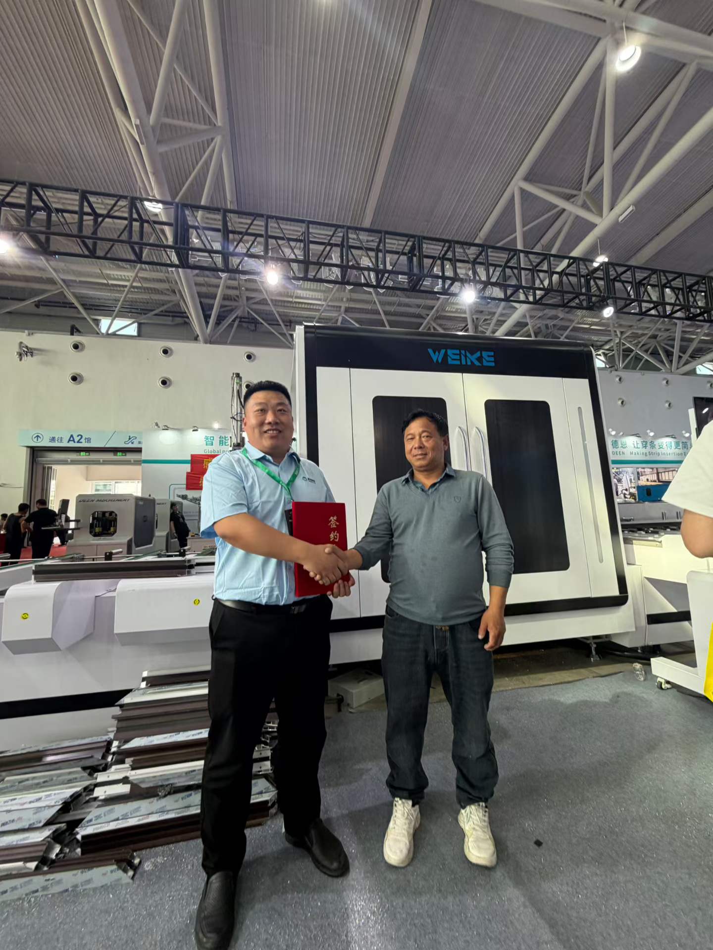 临朐展会现场签约 感恩程老板信赖